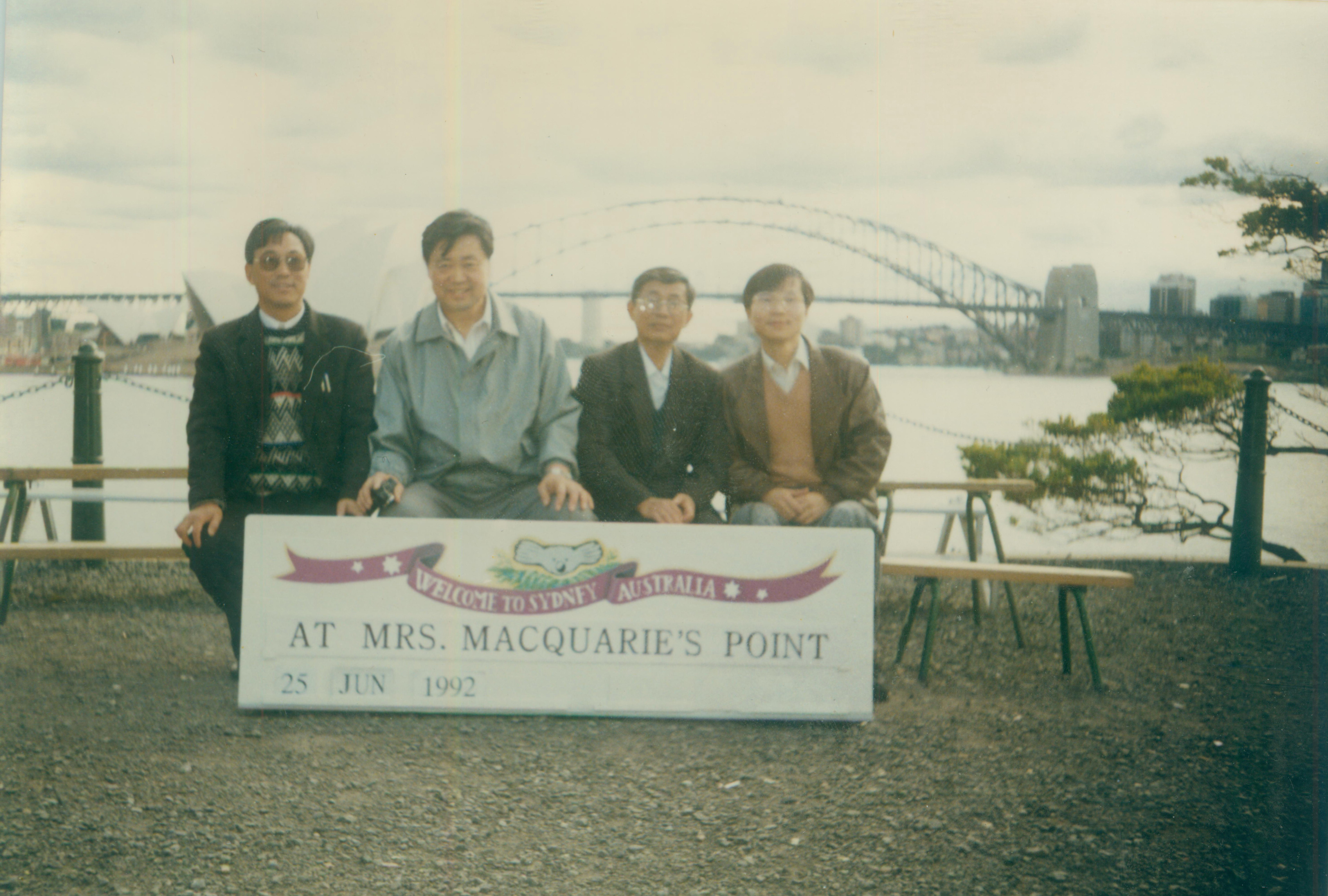 1992年yl6809永利经理顾昌耀赴澳大利亚参加亚太经济管理国际会议