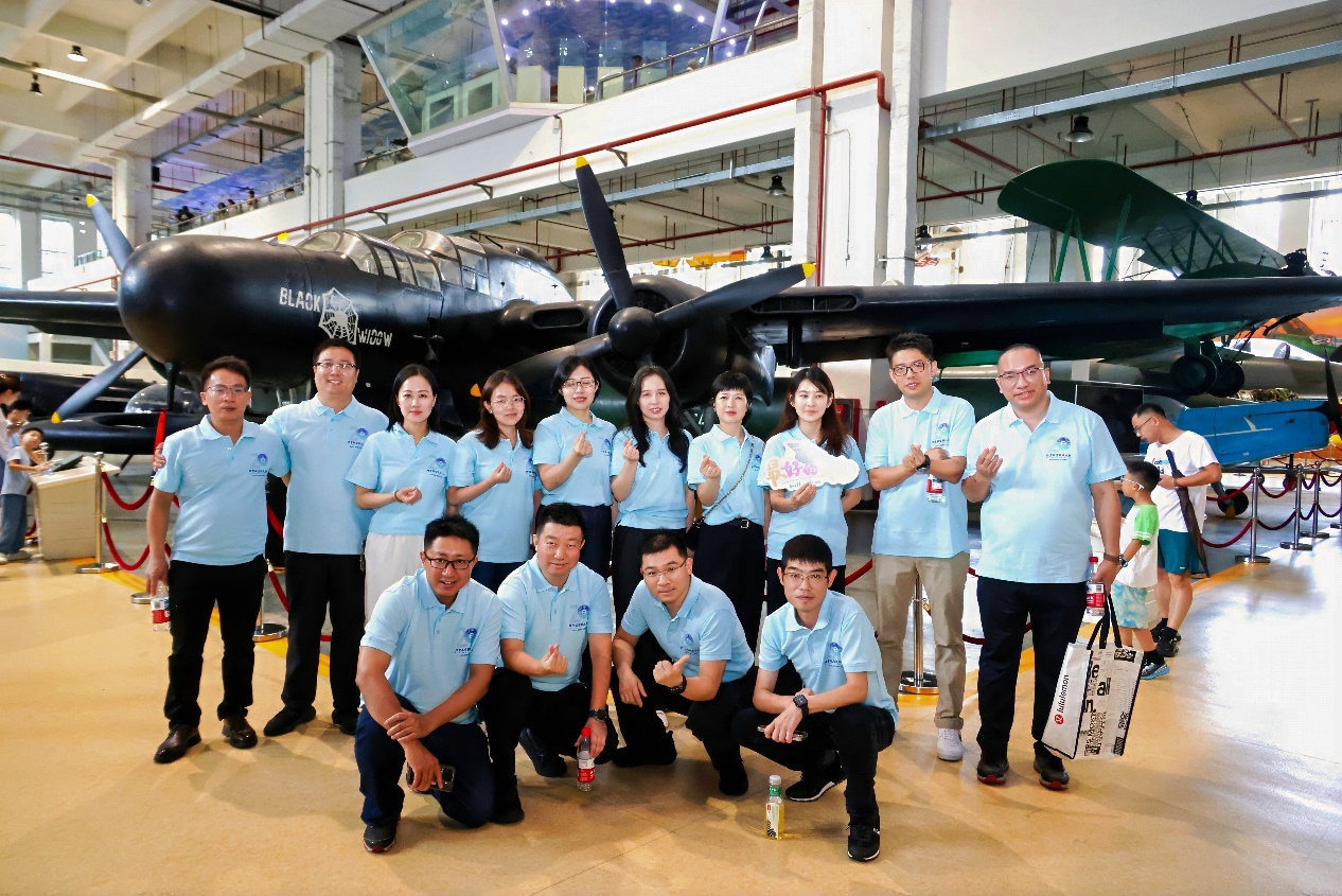 yl6809永利310813班毕业二十周年返校活动