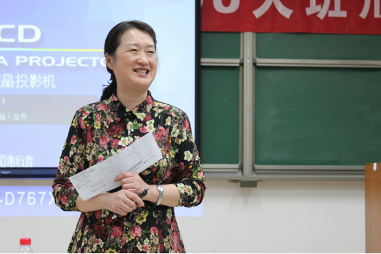 王惠文：教育不是把桶灌满，而是把火点燃